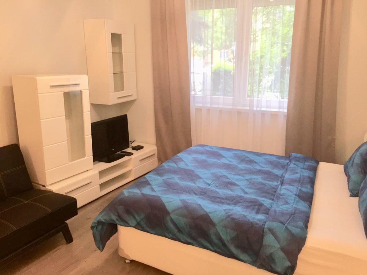 Miracle Apartman Sárvár Appartamento Esterno foto